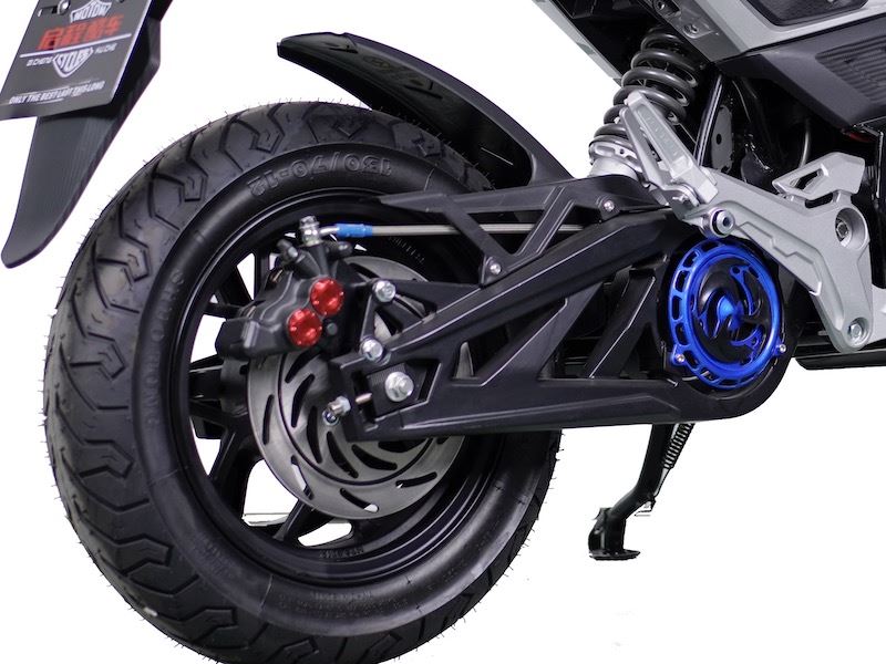 2.The thinkened tyres provide this electric racing motorcycle better grip in slippery conditions and rolling resistance.